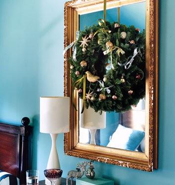 Decoración navideña en tonos azules y verdes