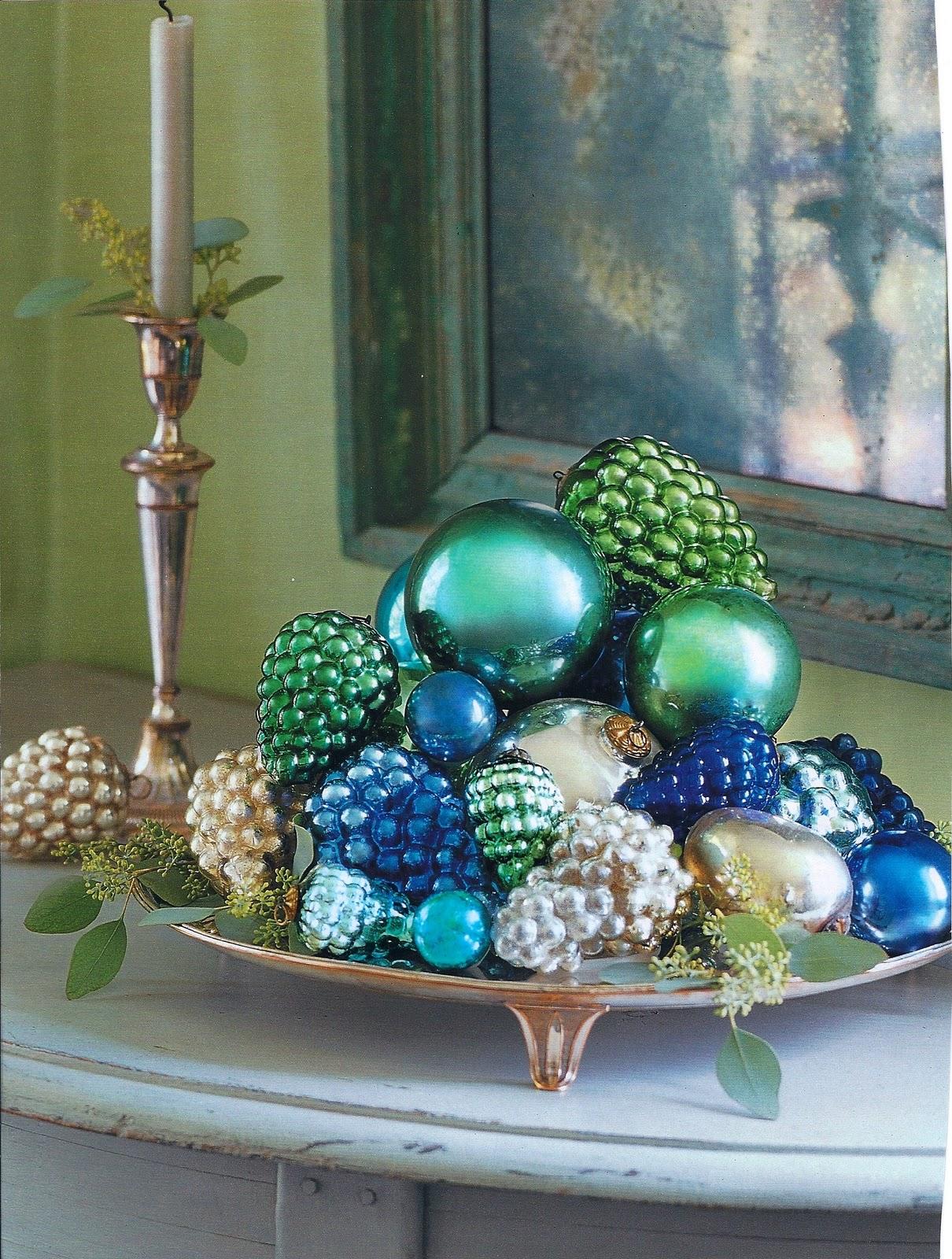 Decoración navideña en tonos azules y verdes