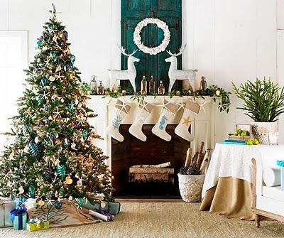 Decoración navideña en tonos azules y verdes