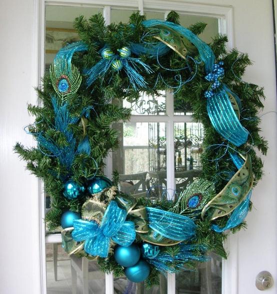 Decoración navideña en tonos azules y verdes