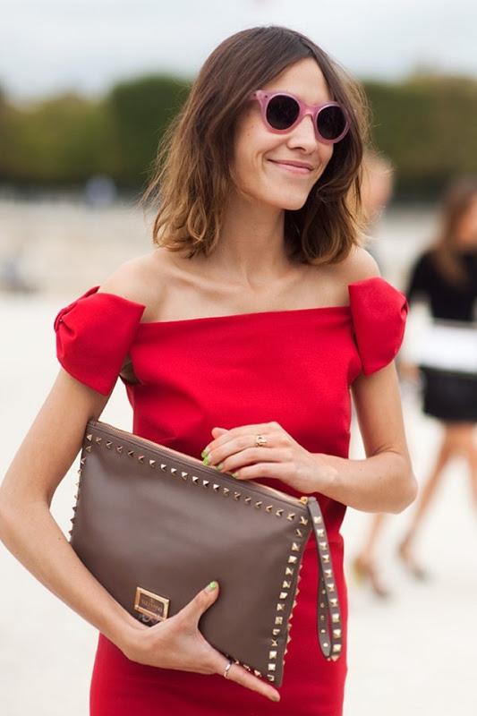 VALENTINO-STUDDED-CLUTCH-ALEXA-CHUNG-PHOTO-BY-VANESSA-JACKMAN-PINK-ROUND-SUNGLASSES-RED-DRESS