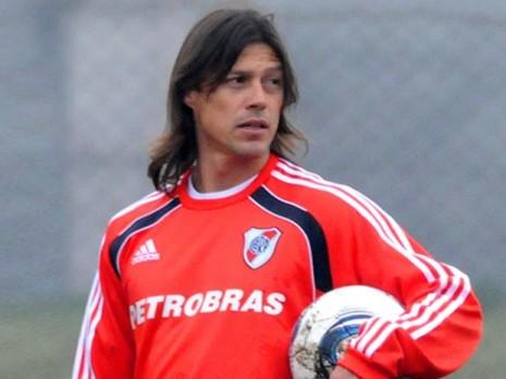 Almeyda no encontró el equipo y terminó dejando su cargo.
