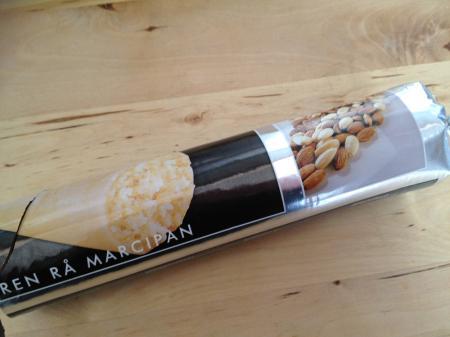 presentación postres postres tipicos de navidad mazapan postres navideños postres delikatissen moldes papel trufas ikea moldes de papel trufas y bombones mazapan con chocolate mazapan casero hacer mazapan en casa gastro blog fotos navidad fotos dulces navidad fotos de postres dulces navideños bombones moldes bombones de mazapan bombones con almendra bombones caseros bolitas de mazapan blog recetas postres azúcares de colores 