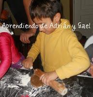 Nuestras tradiciones navideñas : Galletas y casitas de jengibre Nuestras tradiciones navideñas : Galletas y casitas de jengibre