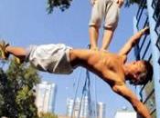 Calistenia, claro ejemplo venimos mono VIDEO