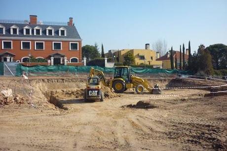 Imágenes de obra de la urbanización proyectada por A-cero de viviendas unifamiliares en Aravaca