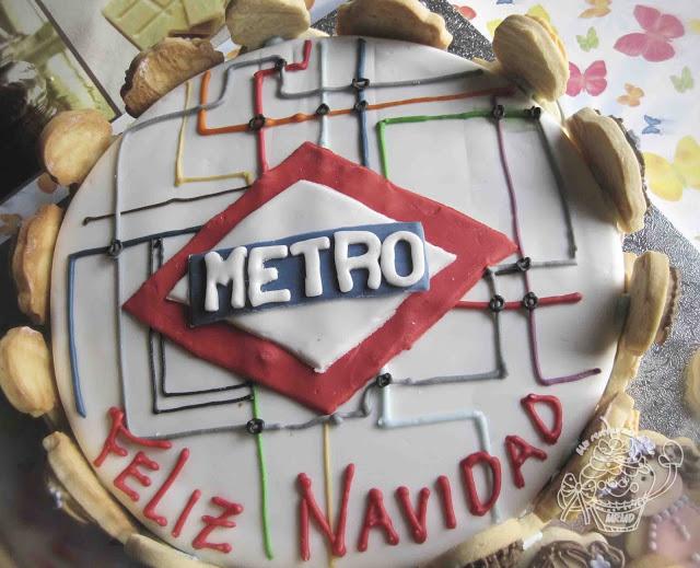 TARTA METRERA CON GALLETITAS CUKIS Y CENITA DE NAVIDAD CON MIS COMPIS