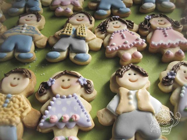 TARTA METRERA CON GALLETITAS CUKIS Y CENITA DE NAVIDAD CON MIS COMPIS