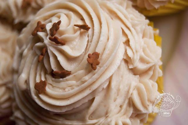 CUPCAKES NAVIDEÑOS DE TURRÓN DEL BLANDO Y CABREO MONUMENTAL CON EL TEMA DE PERMISOS