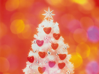 arbol de navidad con corazones