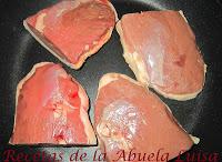 MAGRET DE PATO CON PASAS Y CEBOLLA