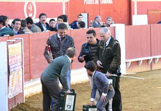 ENTRETENIDA NOVILLADA EN LUCENA EN LA QUE DESTACÓ JUAN ROMERO