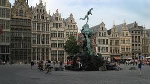 MANOS - UNA ÓPERA. DOS CIUDADES.