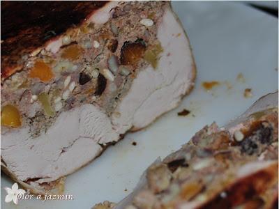 Pavo deshuesado relleno