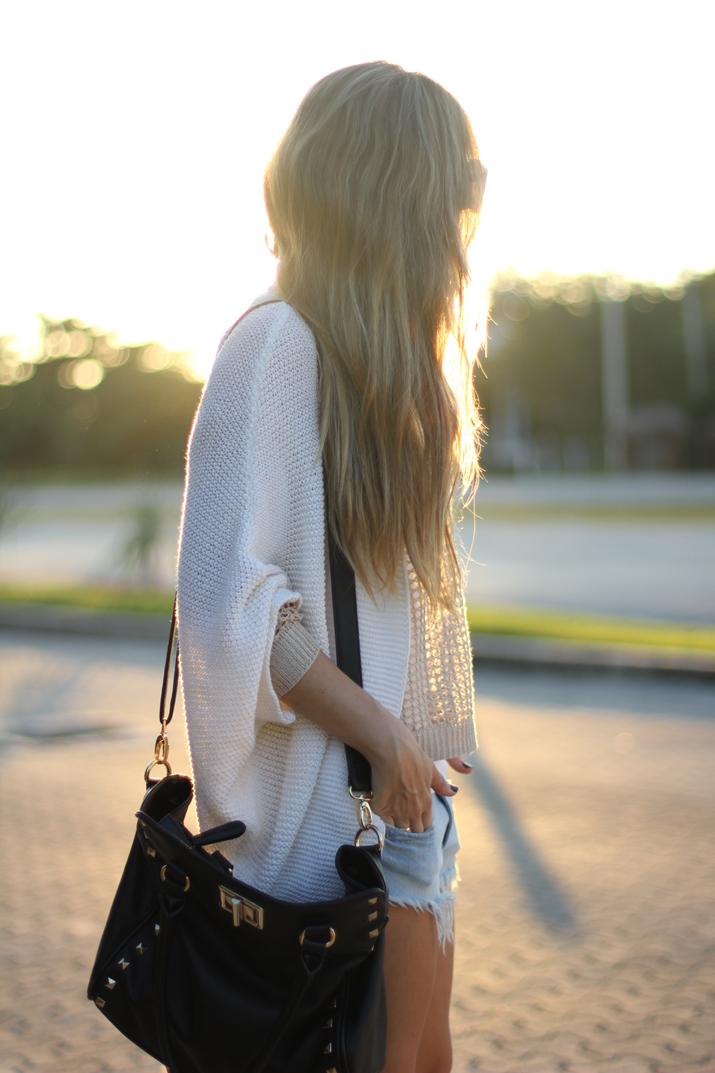 Blonde fashion blogger