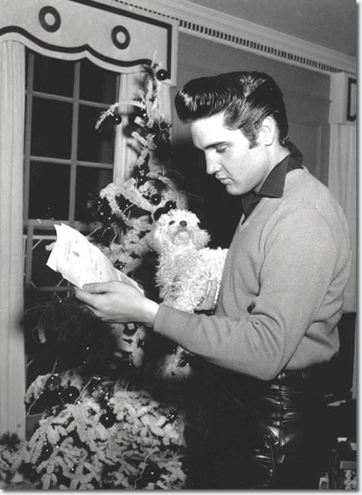 Las canciones navideñas de Elvis Presley y 10 curiosas fotos de sus navidades