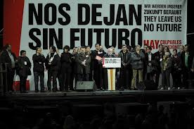 12 meses, 12 mentiras