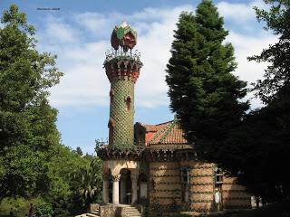 El capricho de Gaudí, en Comillas...