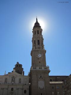 La torre que tapa el sol...