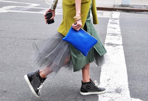 Taylor-Tomasi-Hill-NYFW-Spring-2011-by-Tommy-Ton-for-Style