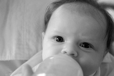 Fórmula para bebés con ácidos grasos mejoran la vista de los niños