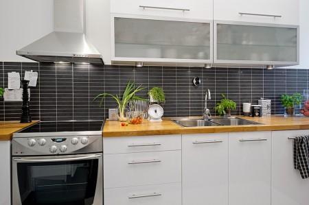 texturas en decoración suelo madera pintada blanco sofá ikea gris sillas ikea papel de pared arboles manta crochet negra blanca gris ladrillo visto cocina estilo nórdico escandinavo estilo nórdico estilo escandinavo dormitorio en blanco negro gris diseño de interiores diseño cocinas modernas blancas decoración pisos pequeños decoración nórdica decoración espacios pequeños decoración de pisos pequeños decoracion de interires decoración de cocinas modernas blancas decoración blanco negro gris cocinas negras 