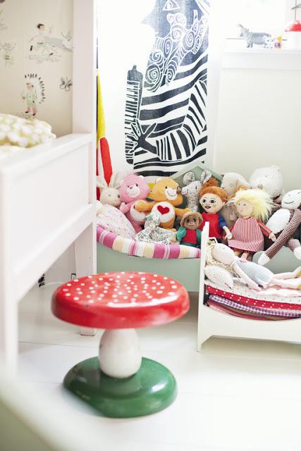 Un cuarto infantil escandinavo a todo color