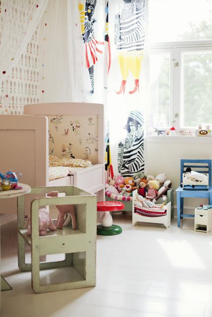 Un cuarto infantil escandinavo a todo color