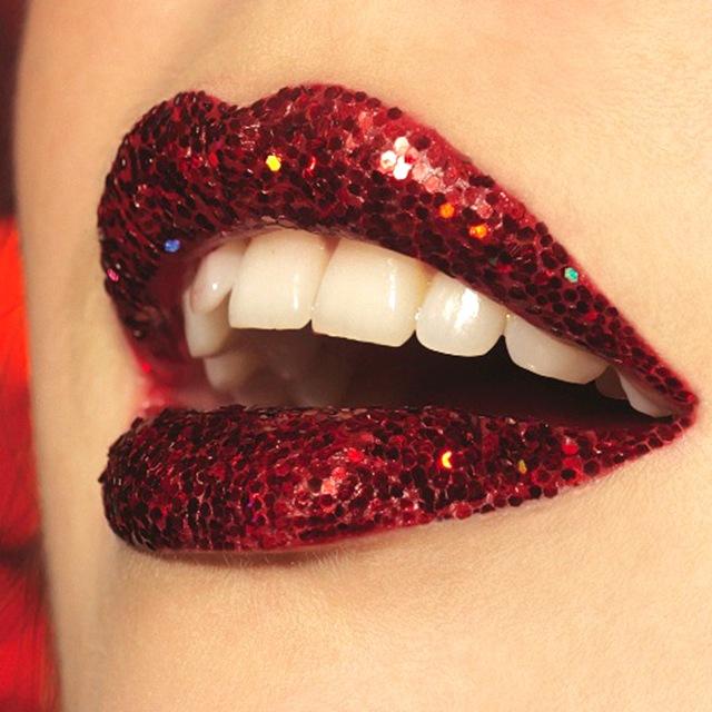 RedGlitterLips