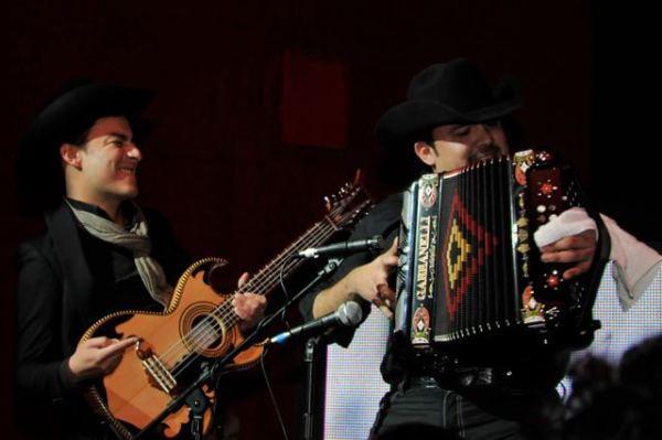 155825_498883673488646_1392422491_n