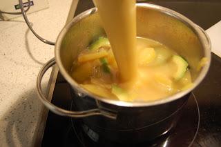 Vichyssoise de aguacate y langostinos