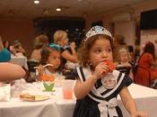 niños comen frutas verduras padres hacen