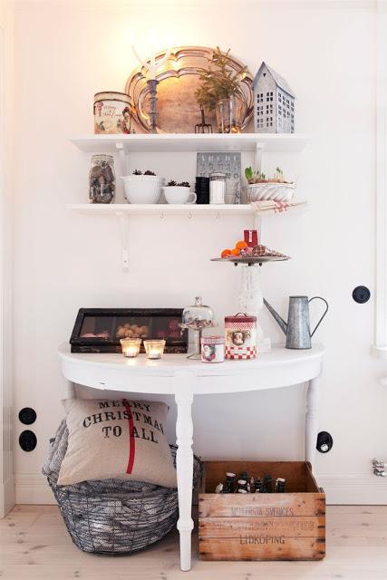 Una vivienda en Suecia, estilo en blanco.