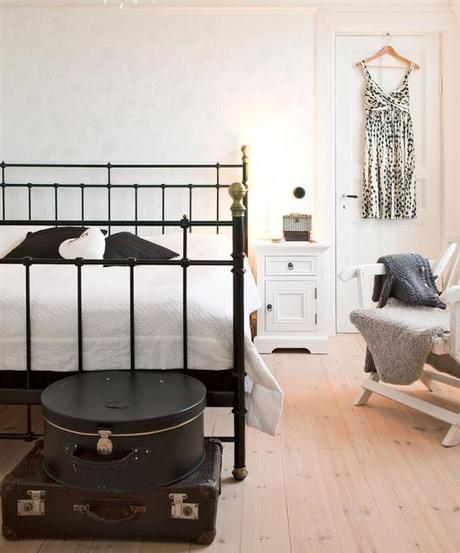 Una vivienda en Suecia, estilo en blanco.