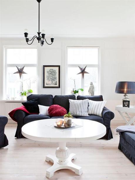 Una vivienda en Suecia, estilo en blanco.