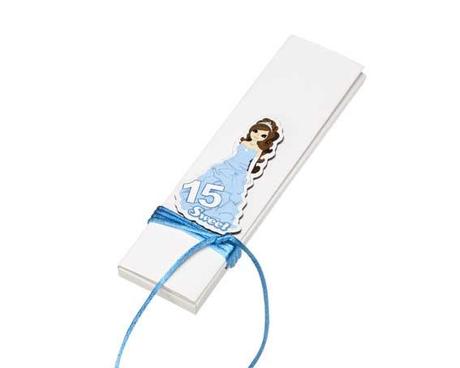 PRESENTACIÓN DULCE DISEÑO imán quinceañera azul, encintada en caja larga blanca