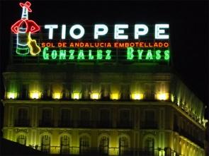El luminoso de Tio Pepe que adornó durante 78 años el cielo de Madrid se ubicará en Barcelona