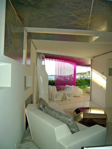 NUEVAS IMÁGENES DEL PROYECTO DE INTERIORISMO EN IBIZA DISEÑADO POR A-CERO