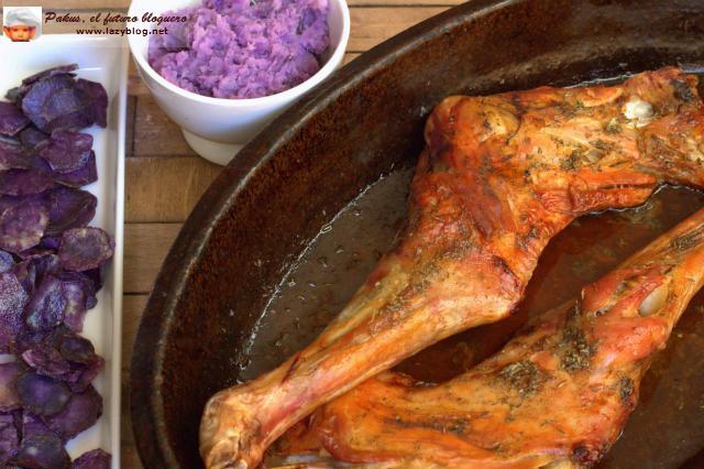Cabrito asado al romero para la cena de fin de año