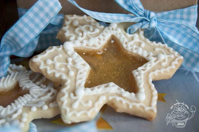 GALLETAS DE NAVIDAD CON CORAZÓN DE CARAMELO SIN HUEVO