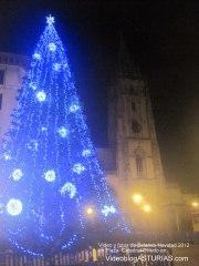Arbol Navidad y Belen en plaza Catedral Oviedo 2012:Video y fotos