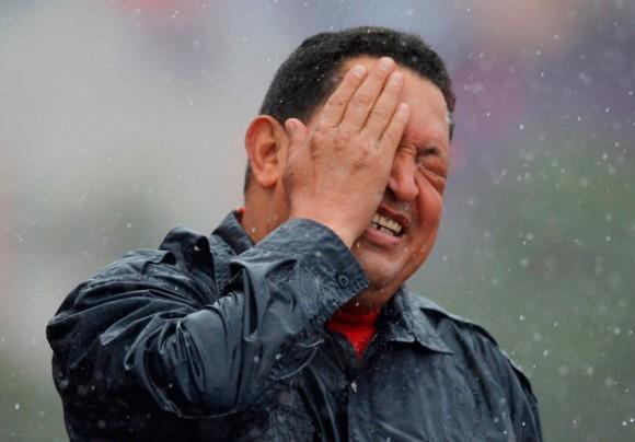 He amanecido con un Orinoco triste paseándose por mis ojos