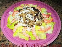 ENSALADA TEMPLADA DE GULAS, SETAS Y LANGOSTINOS