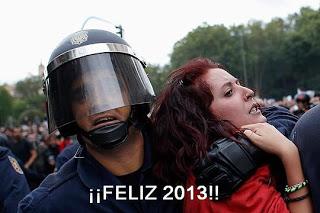 La extraña pareja les desea feliz 2013