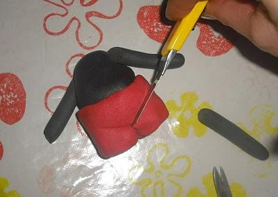 Paso a paso: modelar a Mickey Mouse con fondant