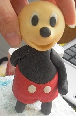 Paso a paso: modelar a Mickey Mouse con fondant