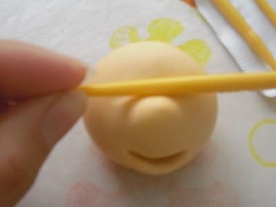 Paso a paso: modelar a Mickey Mouse con fondant