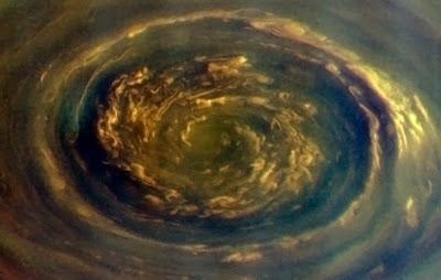 Un hexágono en Saturno