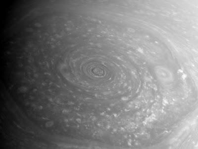 Un hexágono en Saturno