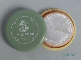 MAQUILLAJE POLVO CREMA MADERAS